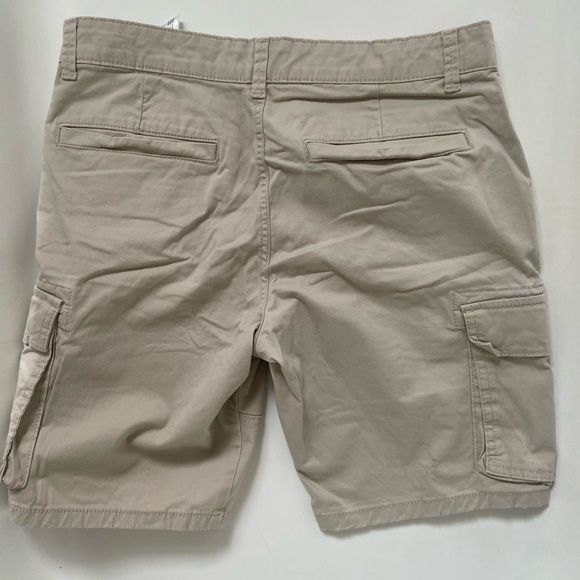 Light Beige Cargo Shorts - Picture 4 of 4
